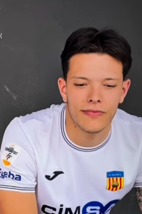 Una salida más y no una cualquiera , uno de los Capitanes y peso pesado @victorfitnessonline fichaje del <a href="/CDBunyol1921/">Club Deportivo Buñol</a> !!!⚽️⚽️
Enhorabuena y mucha suerte !!!👏👏👏👏