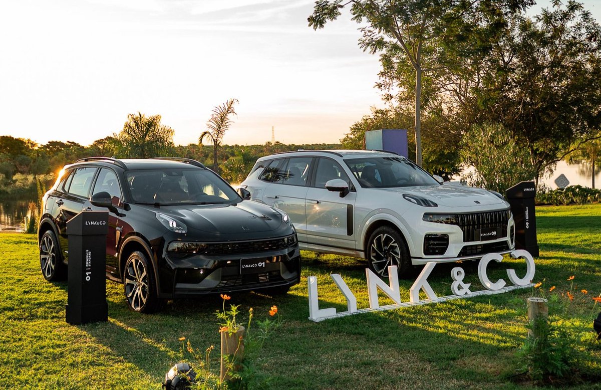 Con 55 años de experiencia, Automotor introduce Lynk &amp; Co con una oferta de vehículos híbridos y premium

📌Con el respaldo de Automotor, Lynk &amp; Co desembarca oficialmente en Paraguay con tres SUV de alta tecnología y diseño premium. La marca internacional apuesta a la