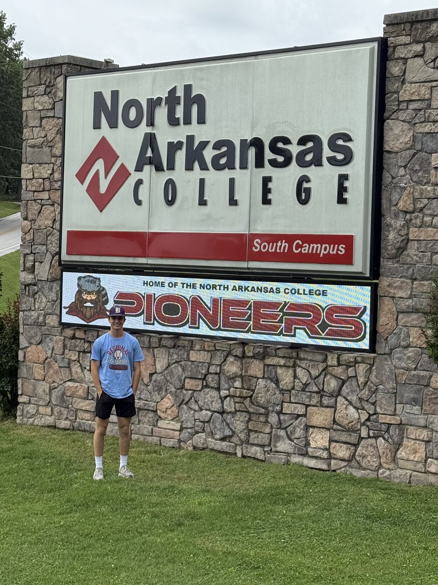 RhettNietert's tweet image. Had a great visit with @NortharkB Loved the campus and the people. Thank you @HerbigJon for setting it up and making it happen.