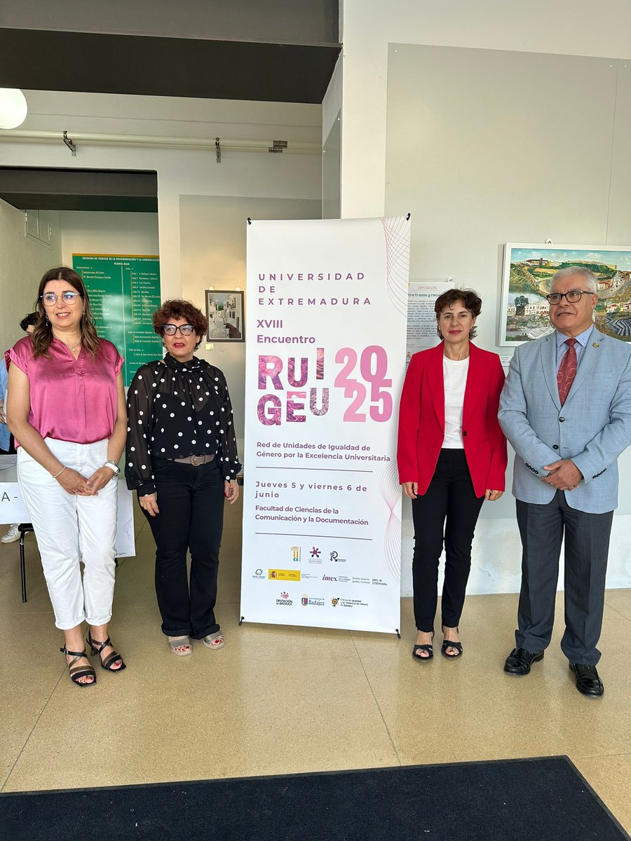 La directora general, Beatriz Arjona Rovira, ha destacado este jueves, en Badajoz, el papel de la universidad como motor de cambio social para avanzar en la #igualdaddegenero y para generar ese pensamiento crítico tan necesario para detectar los sesgos que perpetúan los