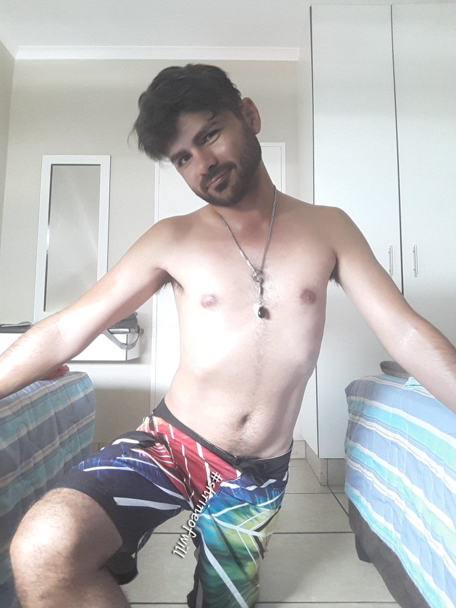 ShrineOfWill's tweet image. #ThrowbackThursday January 8, 2020 fun holiday at the beach, the calm before the storm of Covid 😷 &amp;amp; #lockdown2020 ! #shrineofwill #musician #musicislife #beyou #model #comedian #oliveskin #proudlysouthafrican #gay #fypシ゚