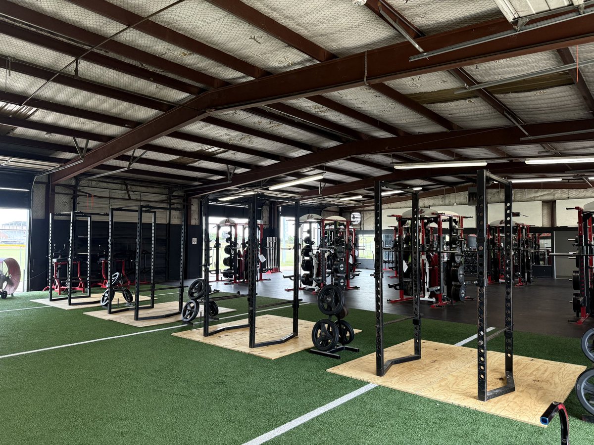 A great first week comes to a close! We had so many Blackcats and Ladycats show up that we added extra racks in the weight room for next week! #WEKAT #BeTheStandard