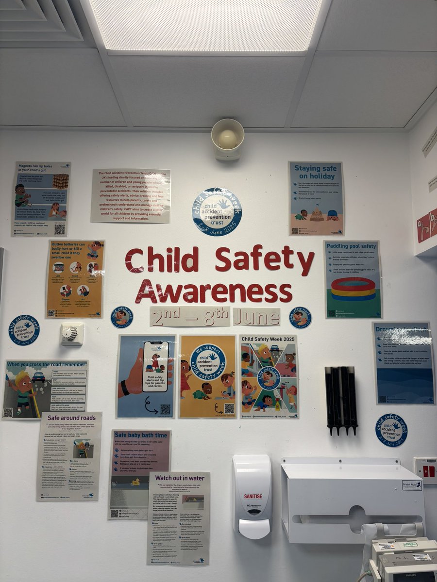 Jenny Lynam (@lynamjenny) on Twitter photo 🚨Child Safety Awareness week🚨
Thank you to our Staff Nurse Keira for her wonderful display which is promoting and spreading awareness to our patients and their families on the importance of child safety‼️
🌟👦🏼🧒🏽👧🏾👶🏼🌟
<a href="/wwl_ecc/">WWL EMERGENCY CARE 💙</a> @laurenc4281500 🚨Child Safety Awareness week🚨
Thank you to our Staff Nurse Keira for her wonderful display which is promoting and spreading awareness to our patients and their families on the importance of child safety‼️
🌟👦🏼🧒🏽👧🏾👶🏼🌟
<a href="/wwl_ecc/">WWL EMERGENCY CARE 💙</a> @laurenc4281500