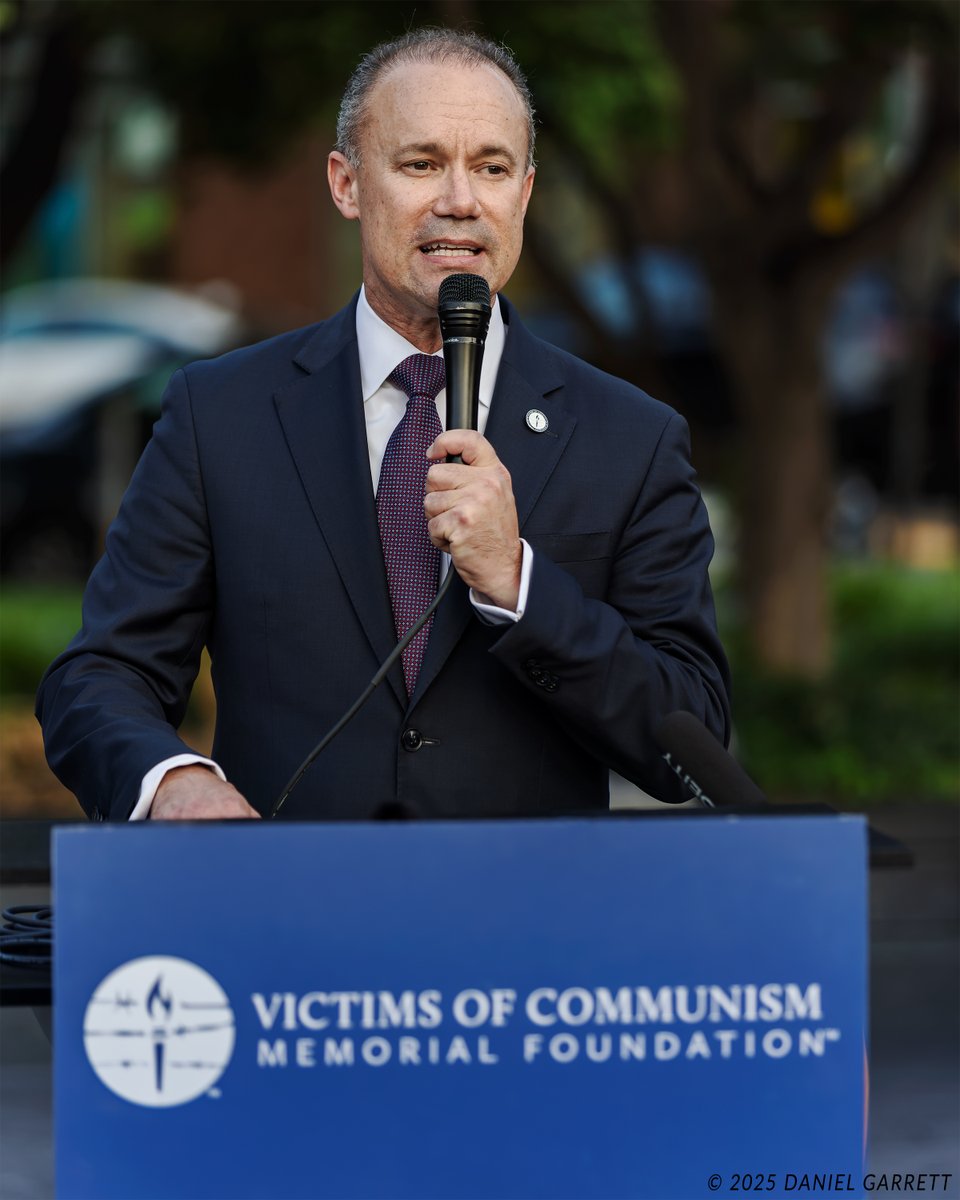 Dan Garrett tweet media