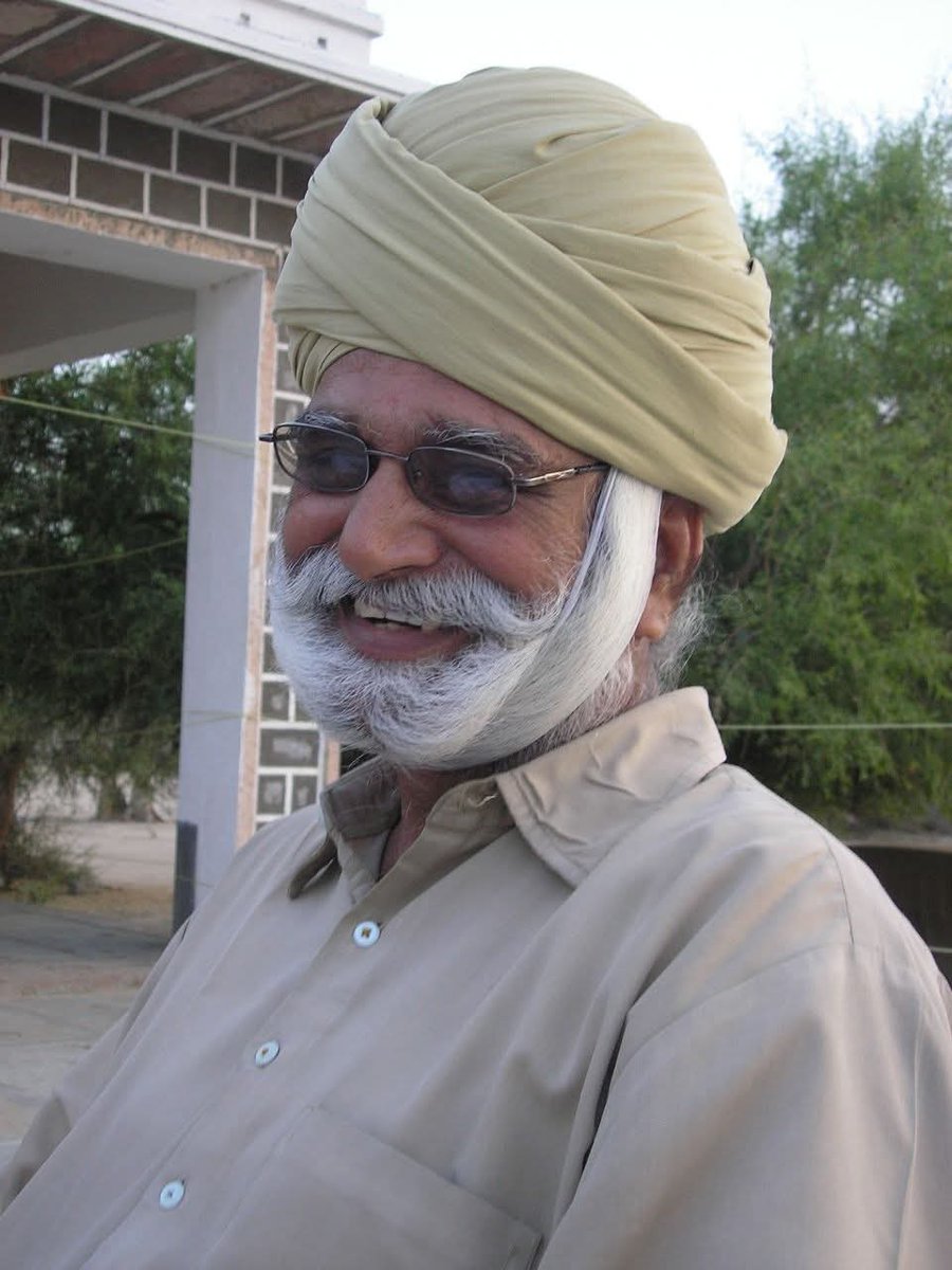 श्री क्षत्रिय युवक संघ के संरक्षक श्री भगवान सिंह रोलसाहबसर जी का देहावसान अत्यंत पीड़ादायक है। 

उनसे हृदय की आत्मीयता रही। सदा ही जनसेवा के कार्यों में उनका मार्गदर्शन मिलता रहा। यह मेरे लिए निजी क्षति और पितृतुल्य व्यक्तित्व की विदाई है।
दो दिन पूर्व उनके स्वास्थ्य के विषय में