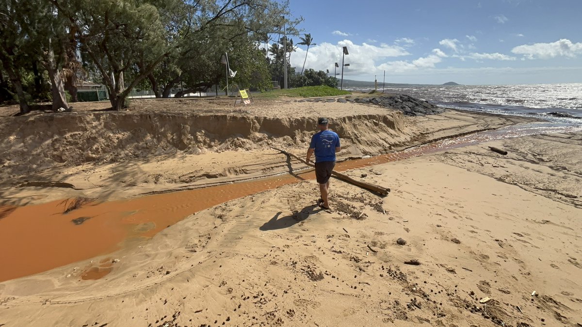When heavy rains hit Maui, gulches around the island become channels for pollution to enter nearby ocean water. Testing areas where runoff meets the ocean helps identify parts of the island that need our help the most.