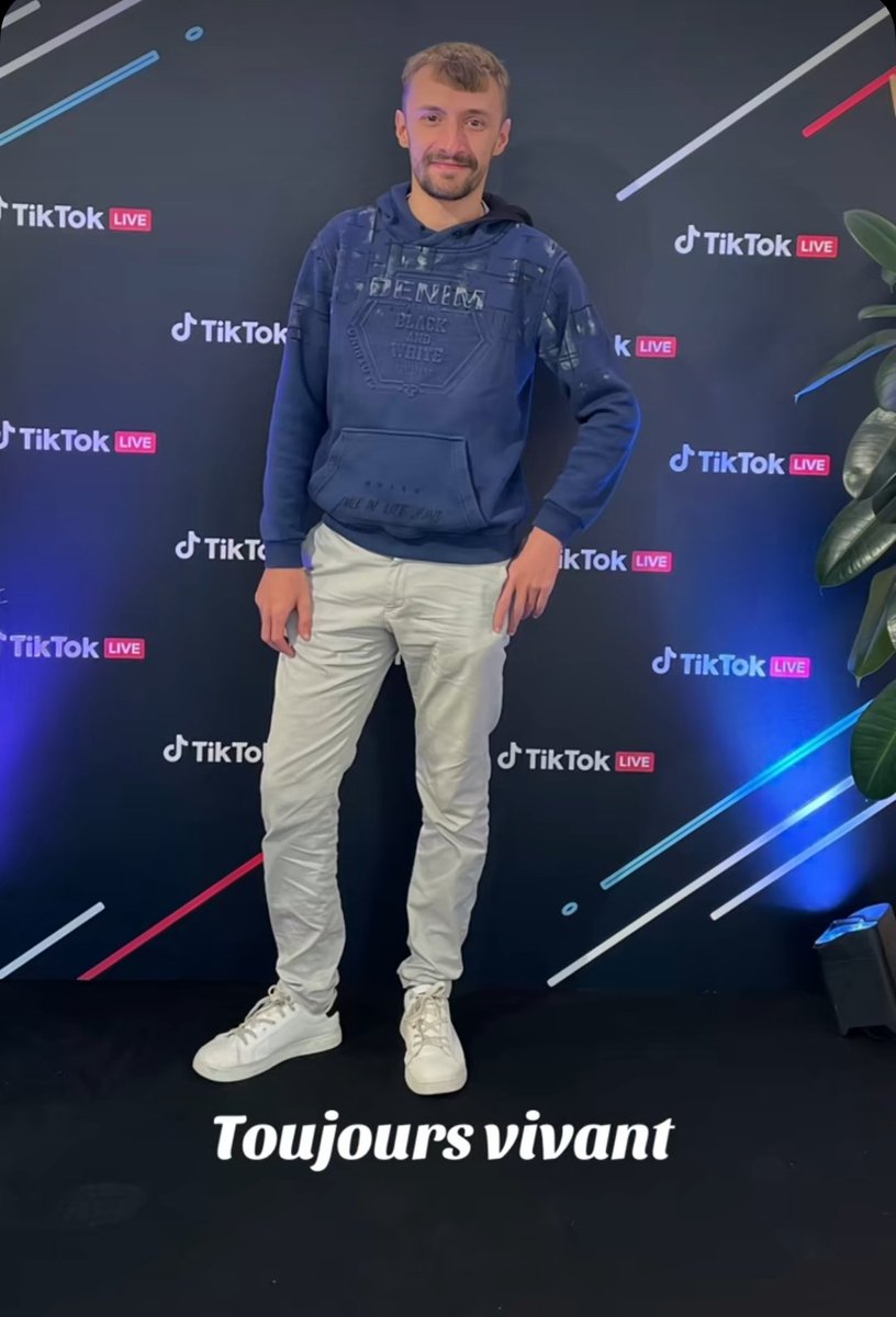 MissArleneZA's tweet image. Chaque jour plus odieux et problématique #DylanMedium : &quot; T&apos;appeleras @courbet_julien , allez hop dégage&quot; 😳😳😳. 
@tiktok_France @tiktokcreators  vous allez agir quand au sujet de Dylan medium?  il se dit protégé par vous, ça suffit! #voyance #TikTokLIVE #tiktokfr #arnaque