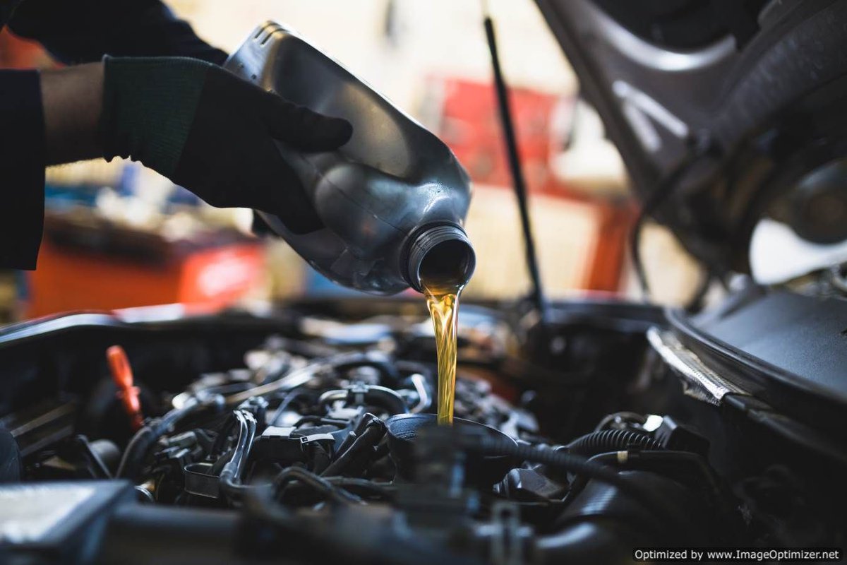 The In And Outs Of Engine Oil. Auto maintenance can be daunting, even when it comes to something as seemingly basic as motor oil. #EngineOil #MotorOil #AutoRepair buff.ly/3ExFuOP