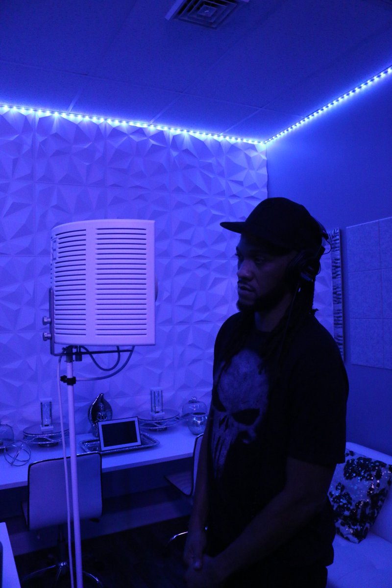 ChuckYoungInk's tweet image. New single Cause You Like That out everywhere tonight at MIDNIGHT!! #chuckyoung #SeeWhy #TheBlue