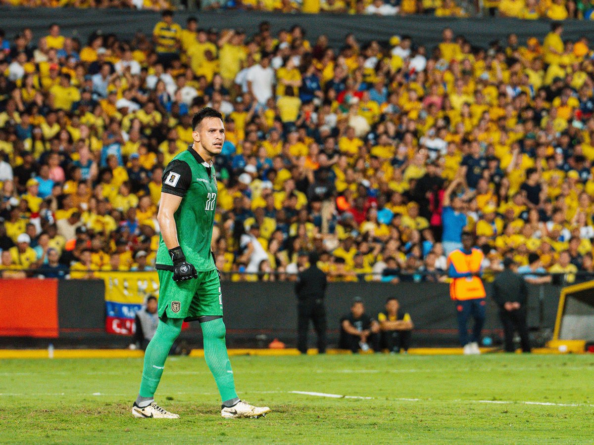 ¡Todos contigo, Gonza! 🙌🧤¡VAMOS ECUADOR! 🇪🇨 

📸 Joaquín Ruales
