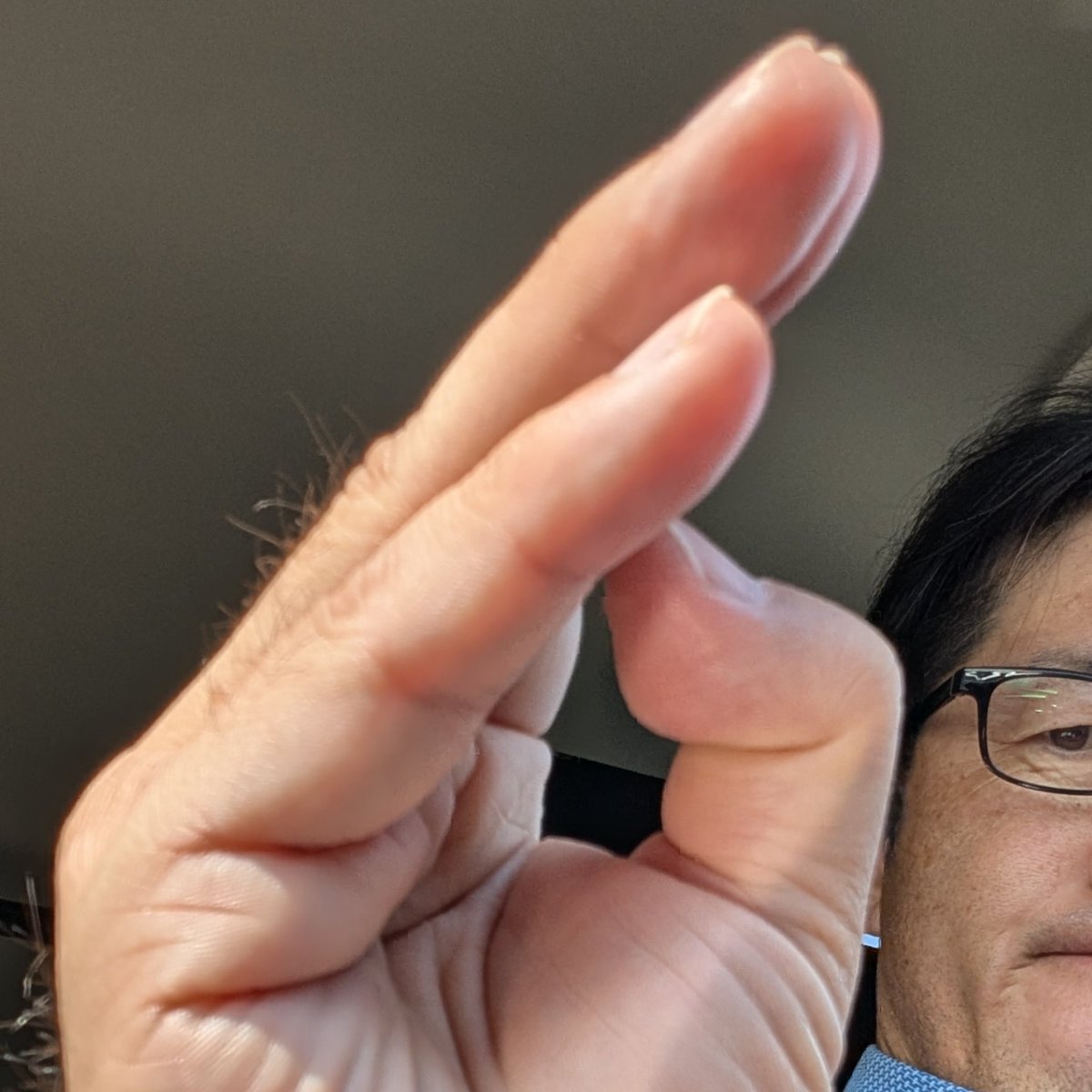 本日6月6日は実兄の誕生日かつUFOがアッチいってコッチいって落っこちる日なんですが、私アゴひでは本日より、指で［６］を表す際には、🖐️☝️ではなく、👌と表すことをここに宣言します。
理由？それは、

インスピレーションです👉👉
#藤枝サポボウラー部