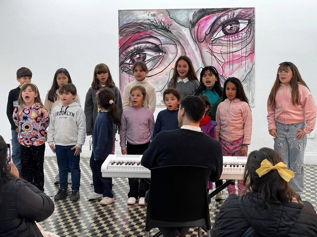 🎂En el marco del 68° aniversario del Conservatorio de Música "Alberto Williams" se llevó a cabo una nueva edición de “El Pompeo en Concierto”.

🎼La jornada contó con la participación de las cátedras de Armónico Guitarra, Coro de Niños, Flauta Traversa y Editango.