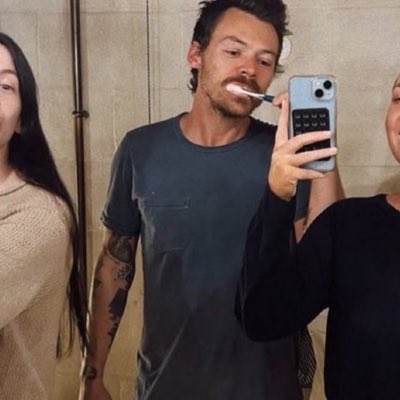 _amandapinto_'s tweet photo. it’s that serious #NewProfilePic https://t.co/BORtyjtcYG