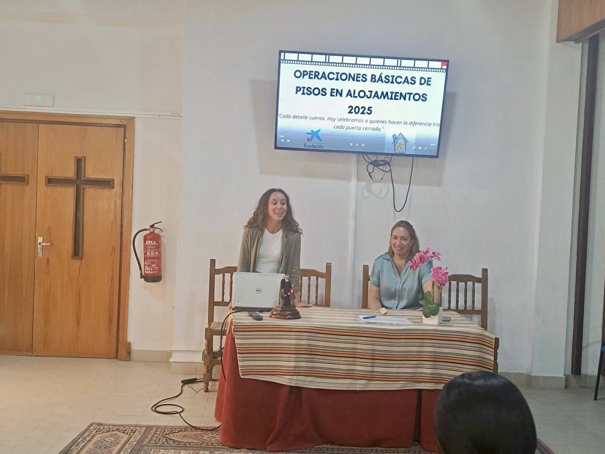 hemos procedido a la entrega de los diplomas del curso de “Operaciones básicas de pisos en alojamientos”. Enhorabuena a todos.
Nuestro agradecimiento a <a href="/FundlaCaixa/">Fundación ”la Caixa”</a> por su colaboración en el Circuito de Formación Comunitaria “Todos formamos parte”.
#ConvocatoriasProyectosSociales