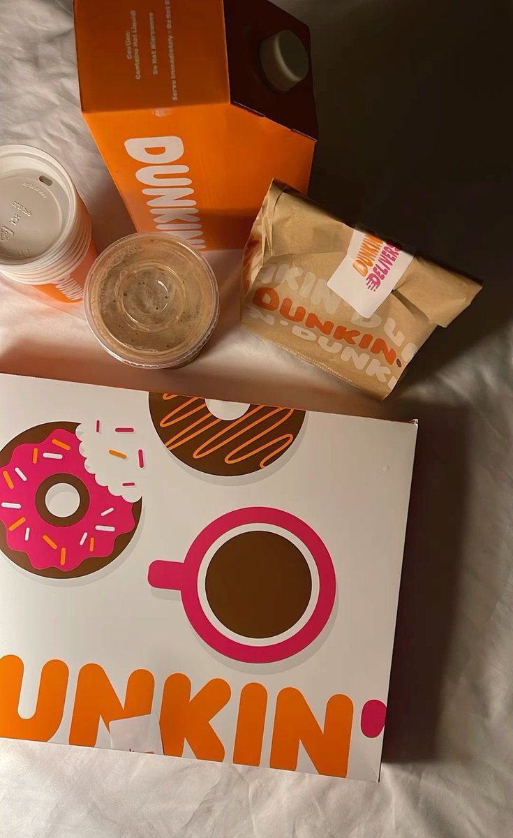 lim97l's tweet image. يا ليلة العيد أنستينا🩷