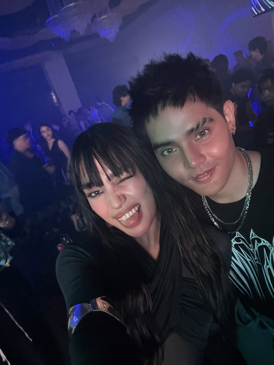 _ajyape's tweet image. picture picture with kuya esbi wan nayn!! geng geng 🤟🏻