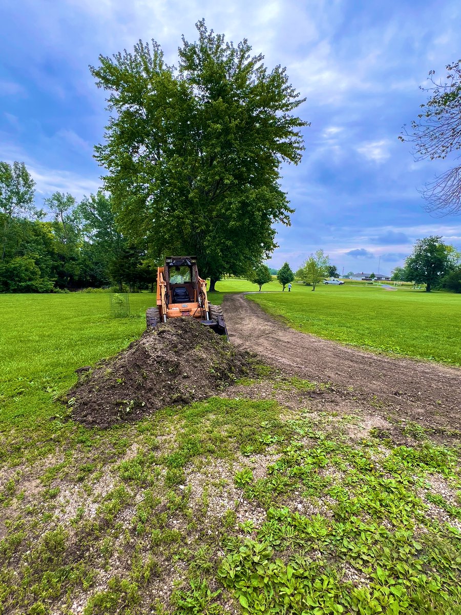 JasonYasonPBPN's tweet image. I’m drunk, but I bet I could totally hotwire this and go get a 12 pack of beer. Victory!! Nah Lol fuck that I’m fuckin wichu We are getting our driveway repaved with new gravel. It’s been a pretty exciting day so far. #GettingItDone