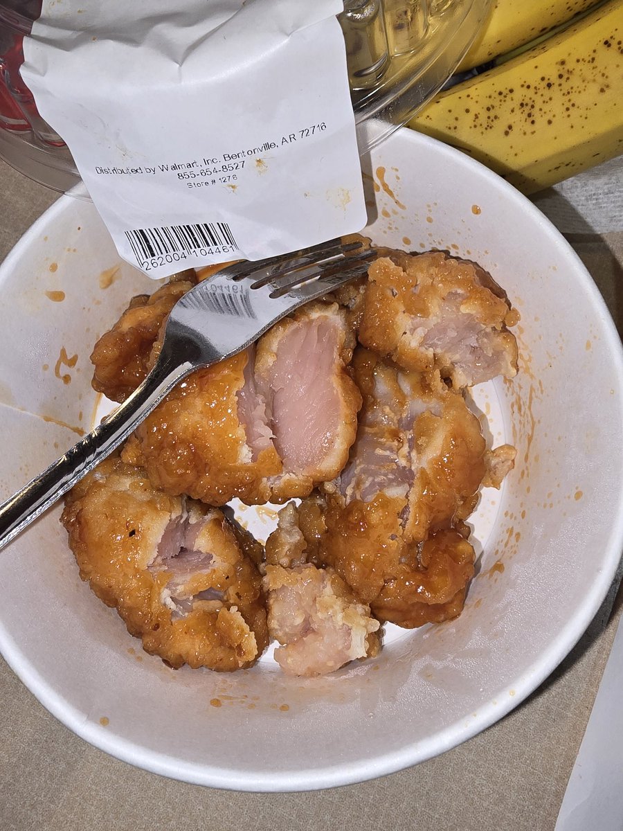 Smaangiee's tweet photo. @Walmart Raw chicken from your deli, 2 of my kids ate it https://t.co/if9AE5OlBf