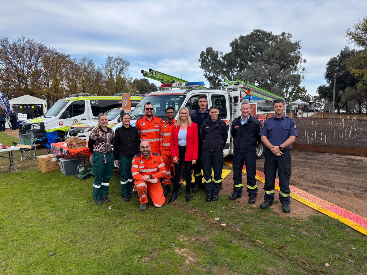It was Reconciliation Day on Monday, and representatives from the ESA attended the Reconciliation Day event in Commonwealth Park to mark the occasion.

Our members were pleased to showcase our Indigenous Artwork vehicles to the Canberra community.