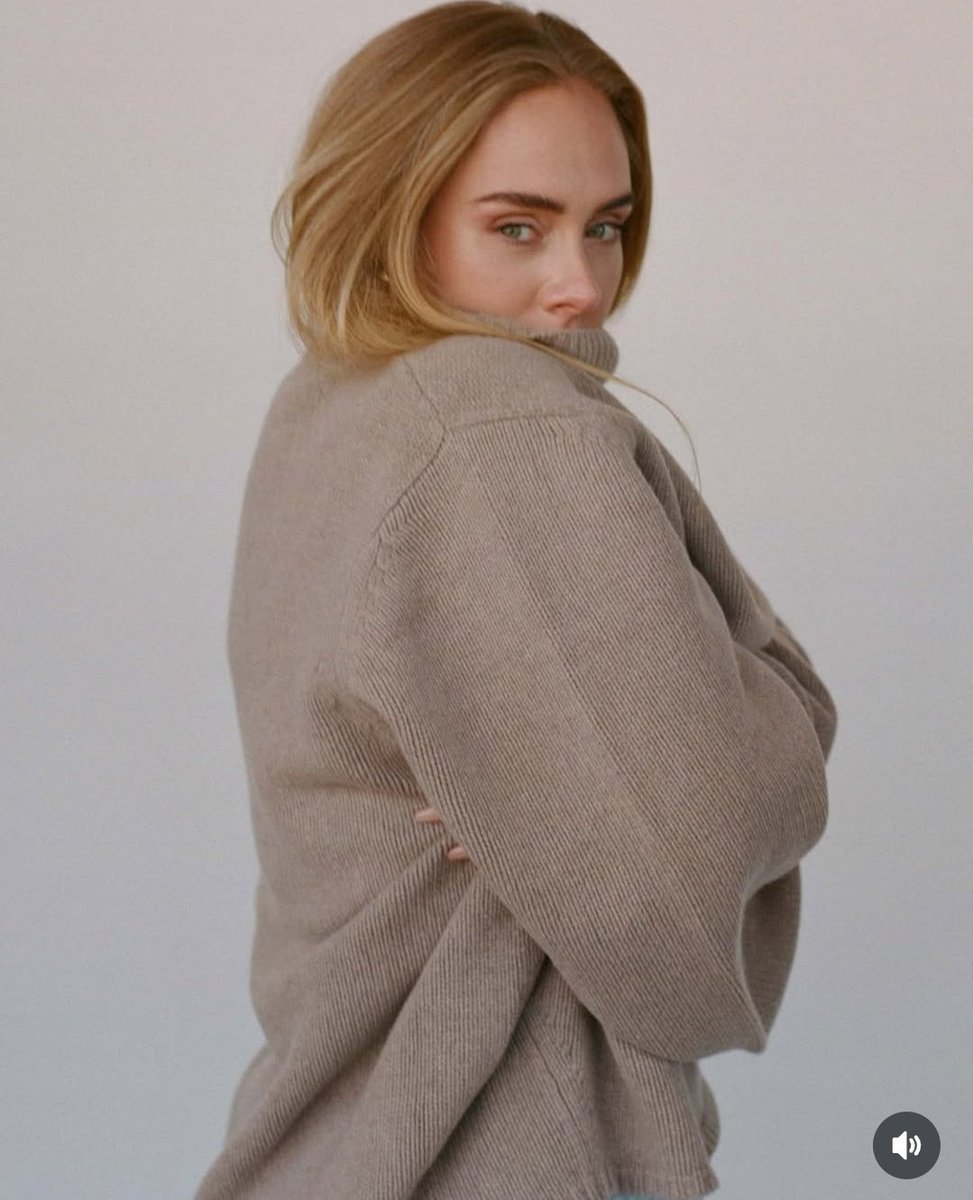 playpatroas's tweet image. a vibe comfy da Adele é minha estética de milhões 🩶