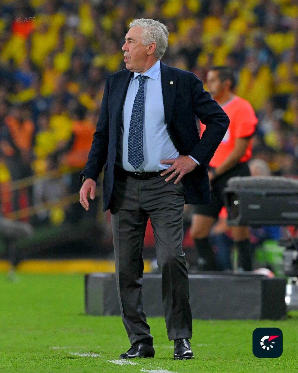Flashscorecom's tweet photo. Carlo Ancelotti’s on the touchline for the first time as Brazil manager. 🇧🇷
It just looks right, doesn’t it? 👔
#ECUBRA https://t.co/V7DdvwTwiv