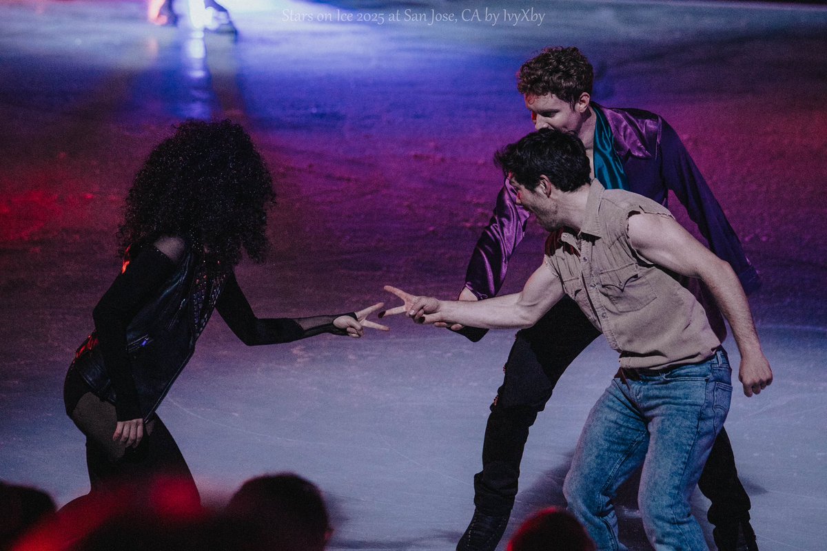 IvyXby's tweet image. Satoko, Keegan, and Evan play rock, paper, scissors at Stars on Ice US tour
Is there a winner among them👀
#satokomiyahara #keeganmessing #evanbates
#starsonice #宮原知子