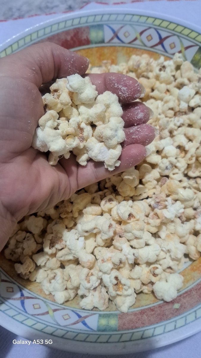 Deu certo a pipoca com leite Ninho
Ficou bom demais da conta
🤤🤤🤤🤤