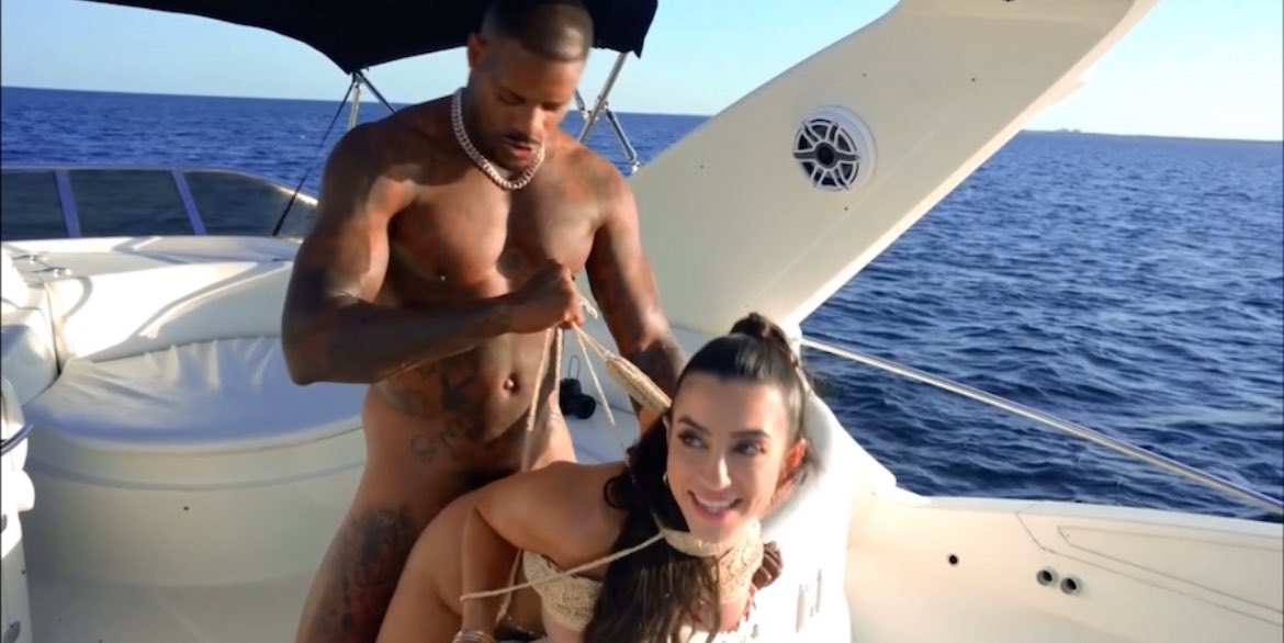 <a href="/lenatheplug/">LTP</a> <a href="/ScTrojans22/">Aaron Holmes</a> Look at that smile