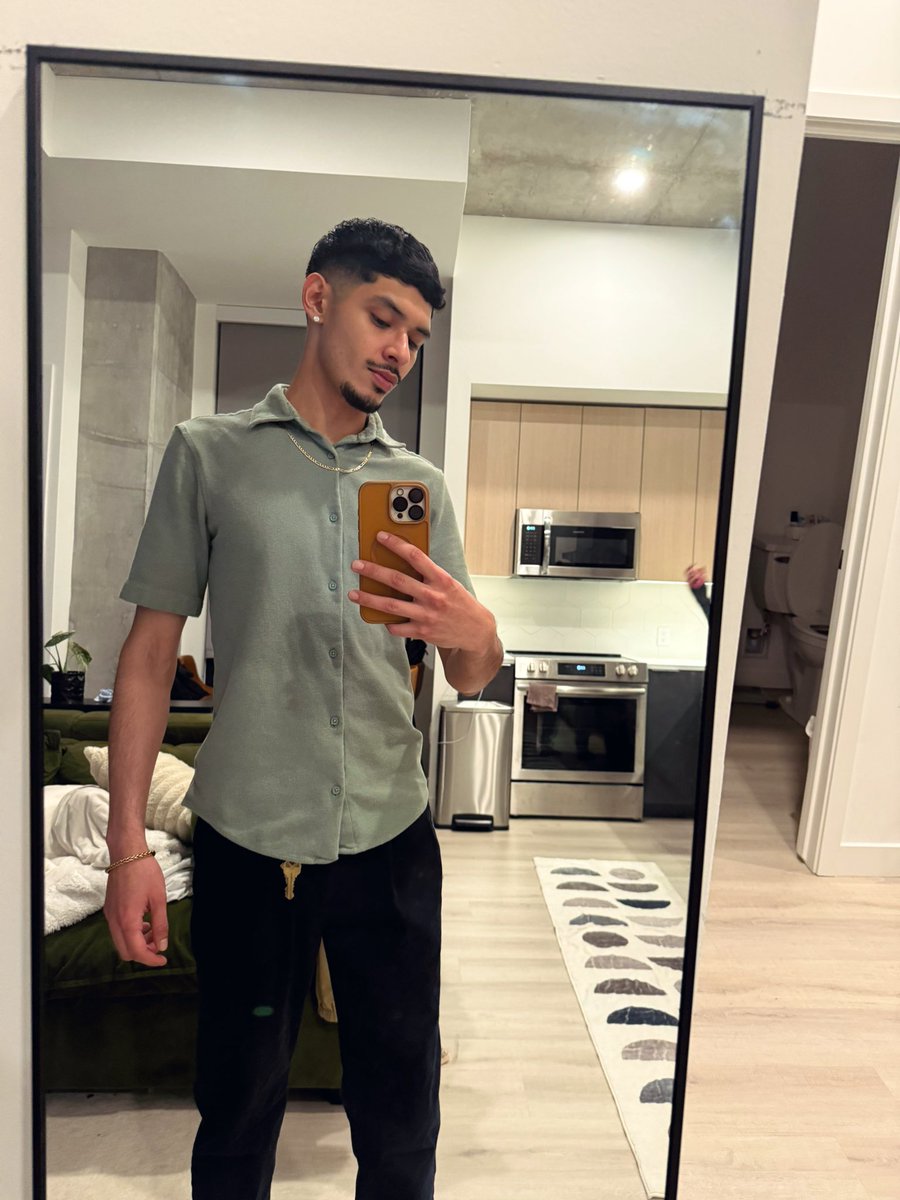 joctaviooo's tweet photo. Barber stopped cutting hair  🚶🏻‍♂️ https://t.co/8KV14bfo4V