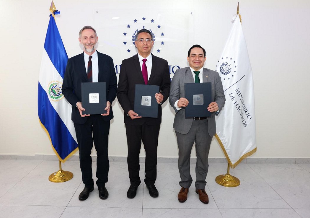 #Nacionales | El Salvador y OLAF firman acuerdo de cooperación. Leer más 👉🔗 t.ly/aJij0