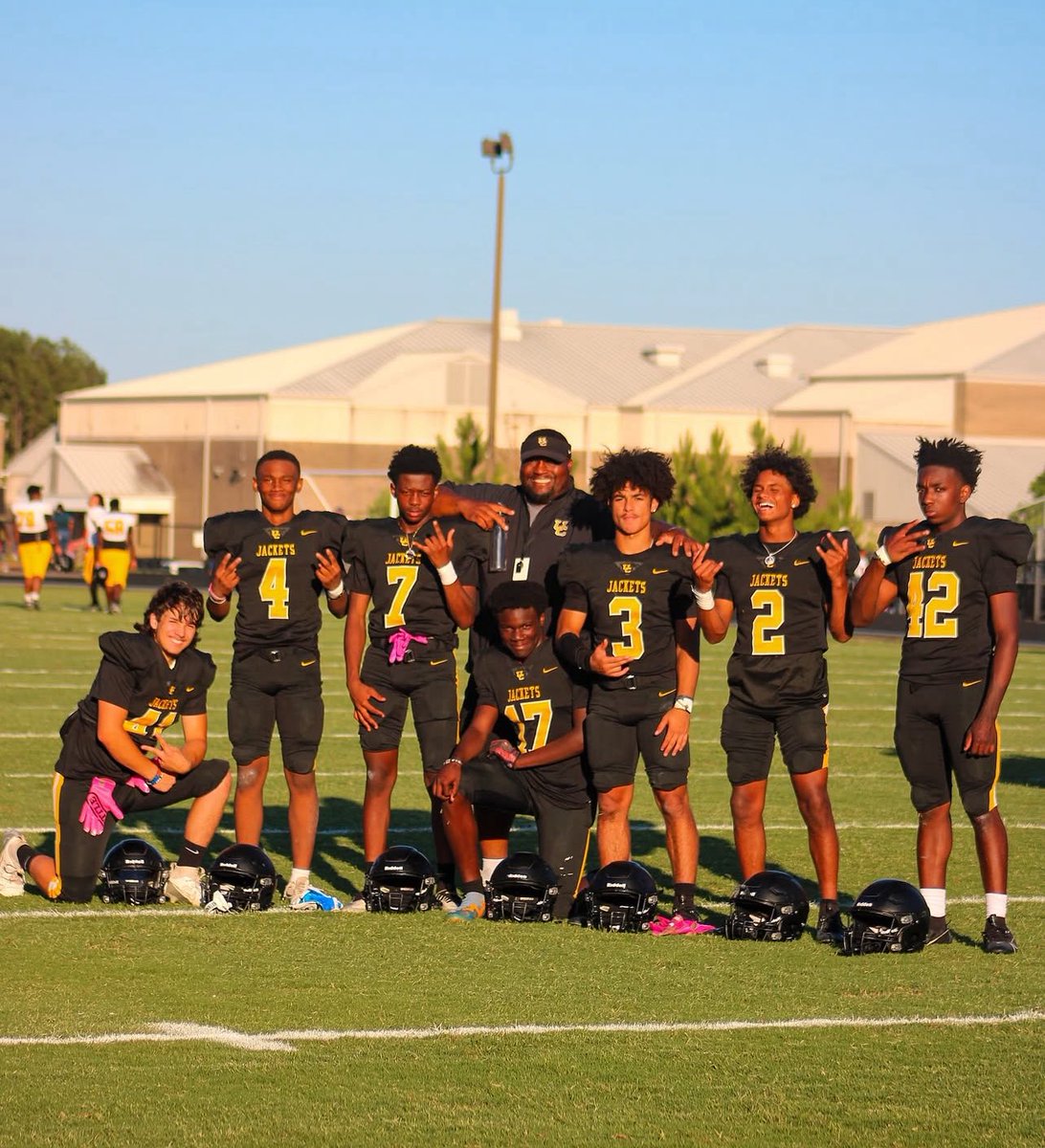It’s great to have the privilege of coaching and witnessing one of the best secondary in SCHS football in the upper and lower state.

Keep Improving:
Discipline, IQ, and the dawg mentality.
Proud of this unit — stay elite 
#CoachWallace #SCHSFootball #NoFlyZone #BuiltNotBought