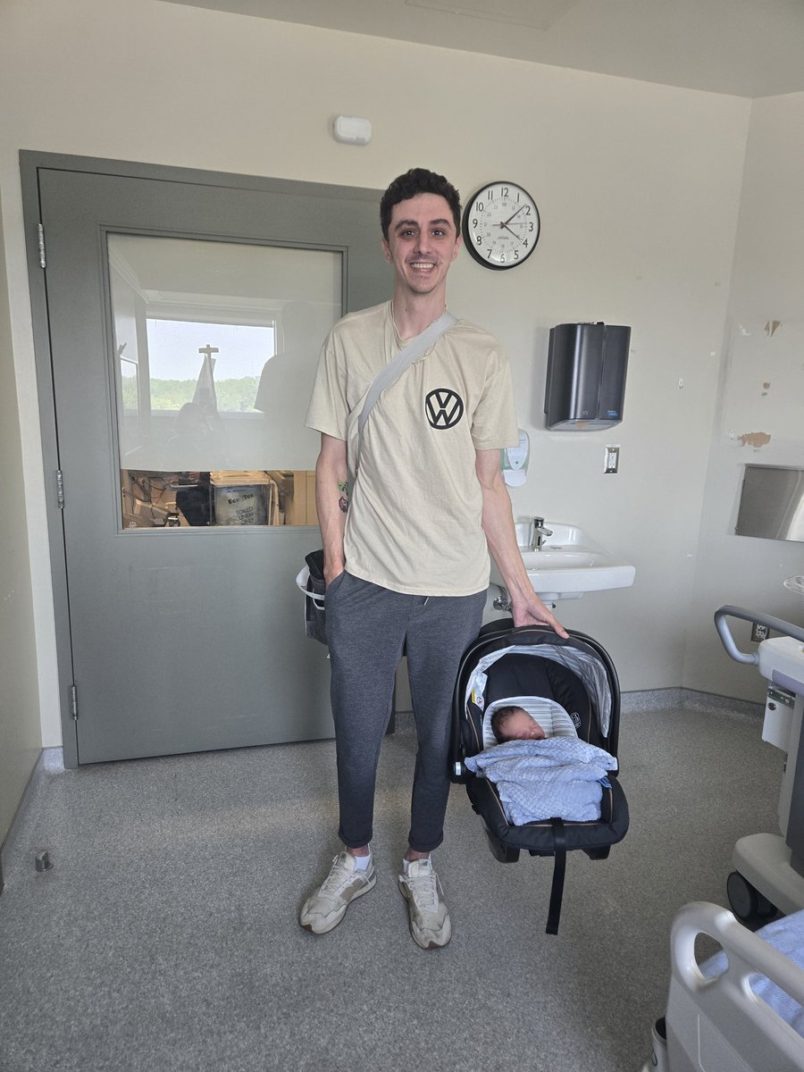 JakeTfrom93's tweet image. Welcome to the world baby Laurence (Laurie). Dad mode activated!