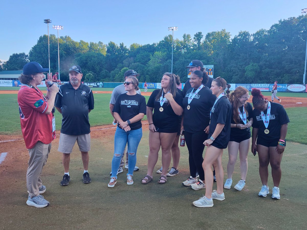 Thomas Grant Jr. (@junebugnewyork) on Twitter photo Class 4A champion <a href="/war_eagle_sball/">Gray Collegiate Academy Softball</a> are honored by the <a href="/GoBlowfish/">Blowfish Baseball</a> during the 3rd inning. Class 4A champion <a href="/war_eagle_sball/">Gray Collegiate Academy Softball</a> are honored by the <a href="/GoBlowfish/">Blowfish Baseball</a> during the 3rd inning.