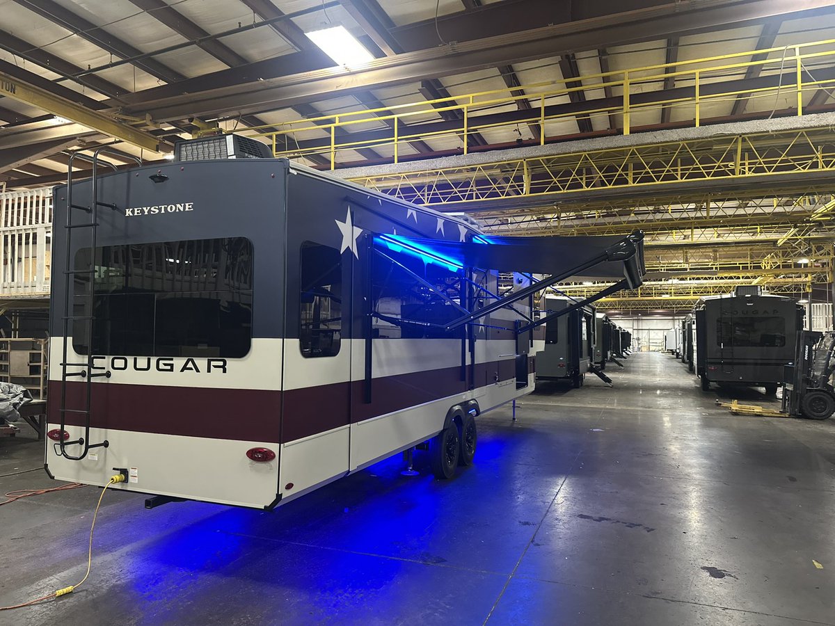 marcuslemonis's tweet image. Crushing it @CampingWorld