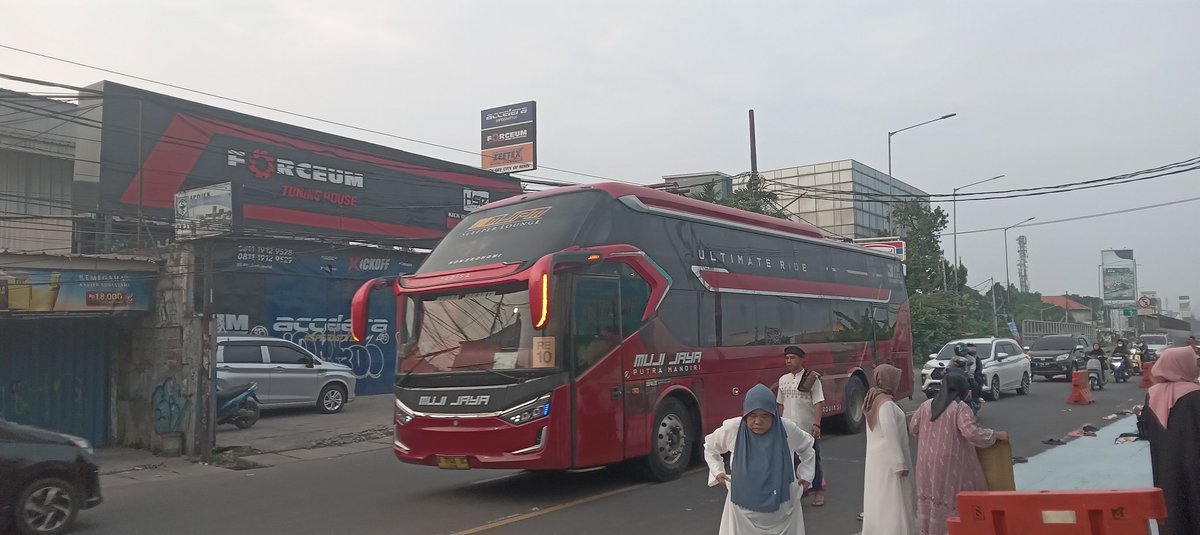 ngoyod sambil sembahyang