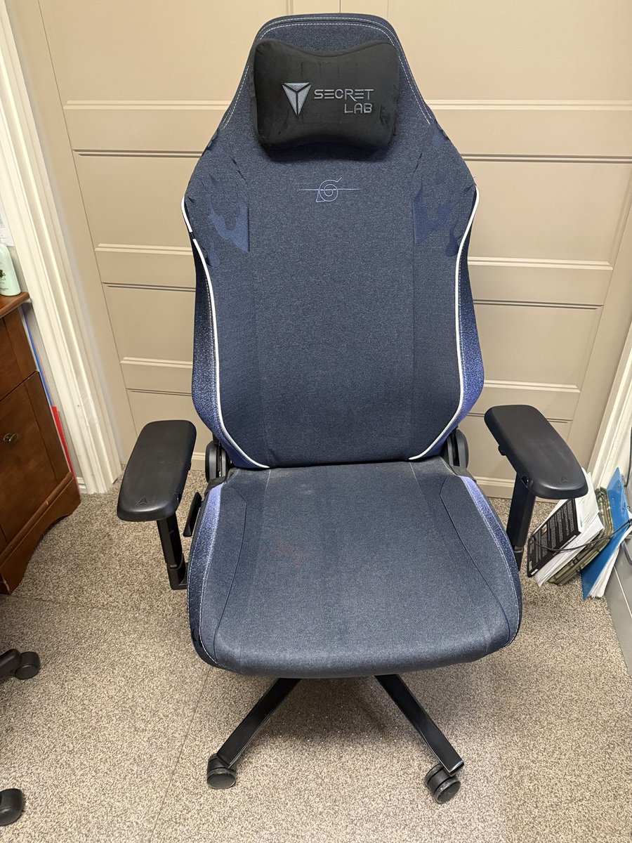 digitalbias's tweet photo. Still loving my #SecretLab chair after almost a year. https://t.co/yNDroYTtBQ
