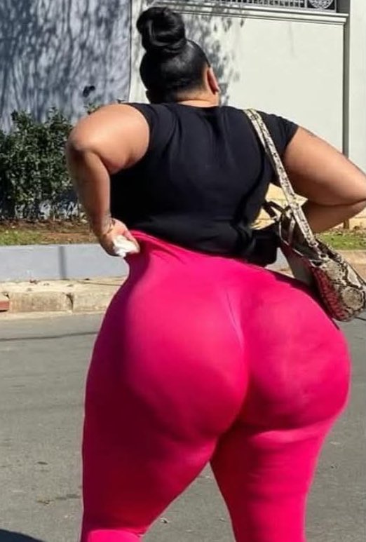 #ShowUpChubby❤️ 

Hitch it up and show off
