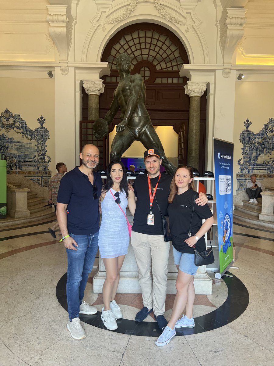 CyberSeaNFT's tweet image. It was great to hanging with so knowledgeable collector like @YaraChammaa during @NFCsummit .

Thank you for everything you doing together with you husband for the ordinal space!