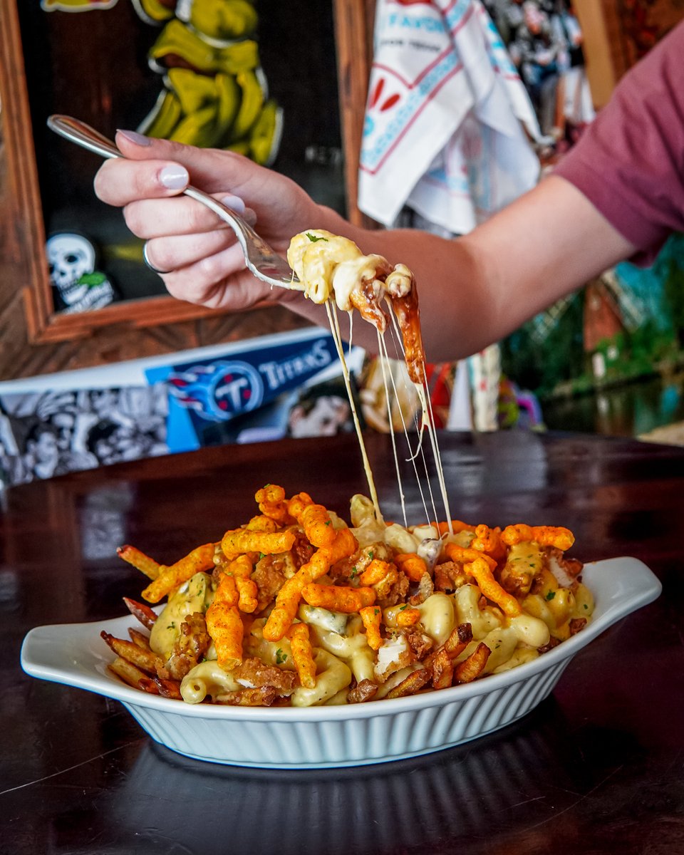 ⚡CHEETO CHICKEN MAC &amp; CHEESE POUTINE⚡

Big one this week! Our Poutine of the Week is loaded with fries, cheese curds, and gravy with crispy chicken, jalapeno mac and cheese, and jalapeno ranch topped with jalapeno cheetos!

Available this week at all locations.