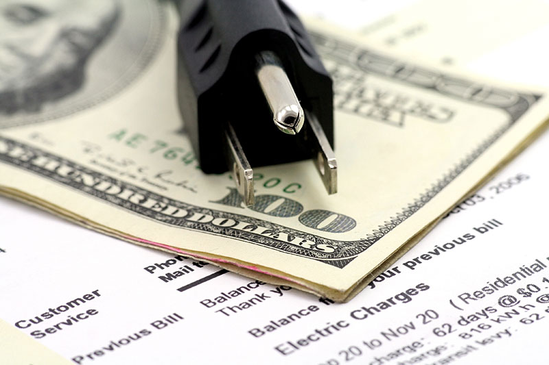 If someone calls or knocks on your door promising a better deal on electricity, be cautious — you could be misled into switching to a supplier that will cost more. The Village is offering this reminder after recent reports of an unscrupulous solicitor visiting the homes of Oak