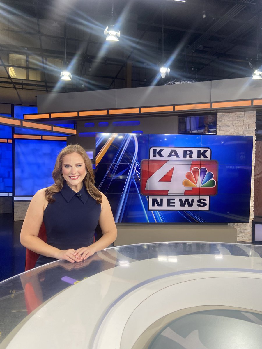 CarolineWDerby's tweet image. 2 Years!!!!! This year has been filled with many State Capitol live shots, some early mornings, more time on the desk, and so much fun! As always, it’s an honor to tell stories in my home state! @KARK4News @FOX16News #ARNews