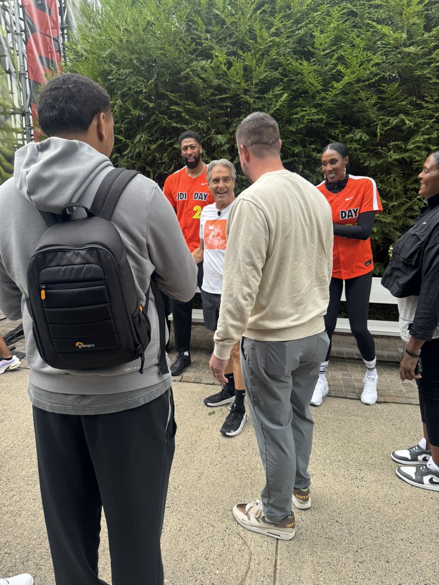 CoachDanLanning's tweet photo. Great Day @Nike for JDI Day! Incredible feeling when you step on their campus. Thank you for the invitation! https://t.co/bw8ovfTd1d