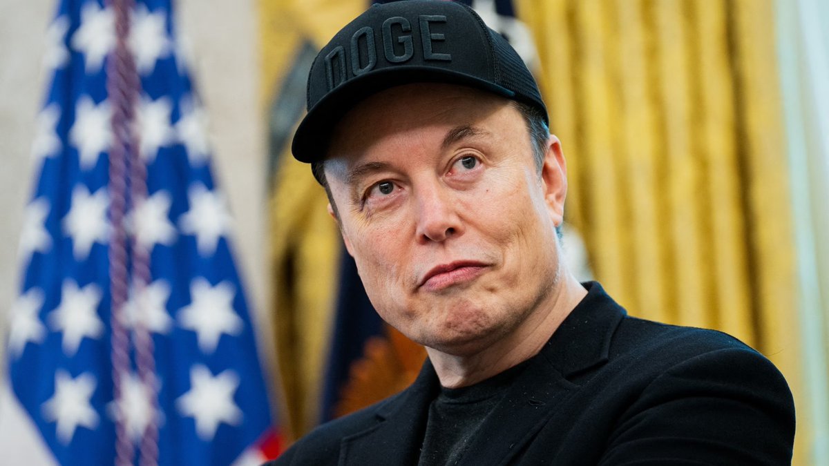 Kanye West is trying to meditate the fight between Elon Musk and President Trump.