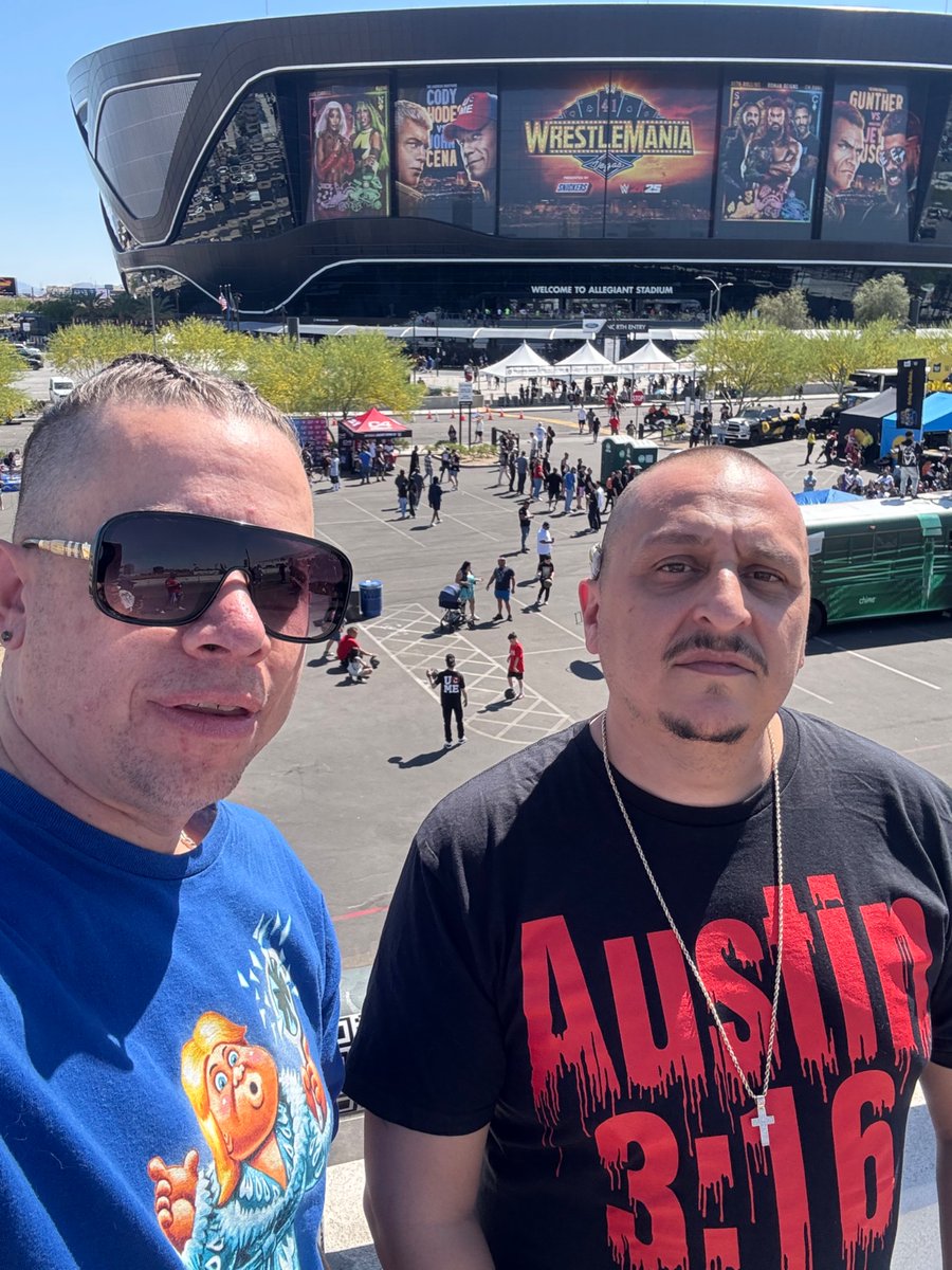 pinchyosack's tweet photo. #wrestlemania41 #lasvegas #pinchyosack #playaike https://t.co/axEgWotOOF
