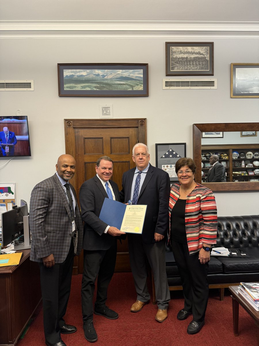 RepSamGraves's tweet image. Today, I had the honor of presenting a Congressional Record to Sixth District constituent Tony Reinhart in recognition of his 30 years of service with Ford Motor Company. Tony currently serves as Ford’s Head of State, Local & Stakeholder Government Affairs, where he helps lead…
