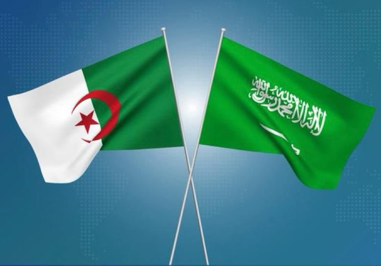 اتقدم اصالة عن نفسي ونيابة عن منسوبي سفارة المملكة العربية #السعودية لدى جمهورية #الجزائر الديمقراطية الشعبية ، بأسمى آيات التهاني والتبريكات للجزائر قيادةً وشعباً بمناسبة حلول #عيد_الاضحى المبُارك.
 كل عام وانتم بخير 🇸🇦🇩🇿