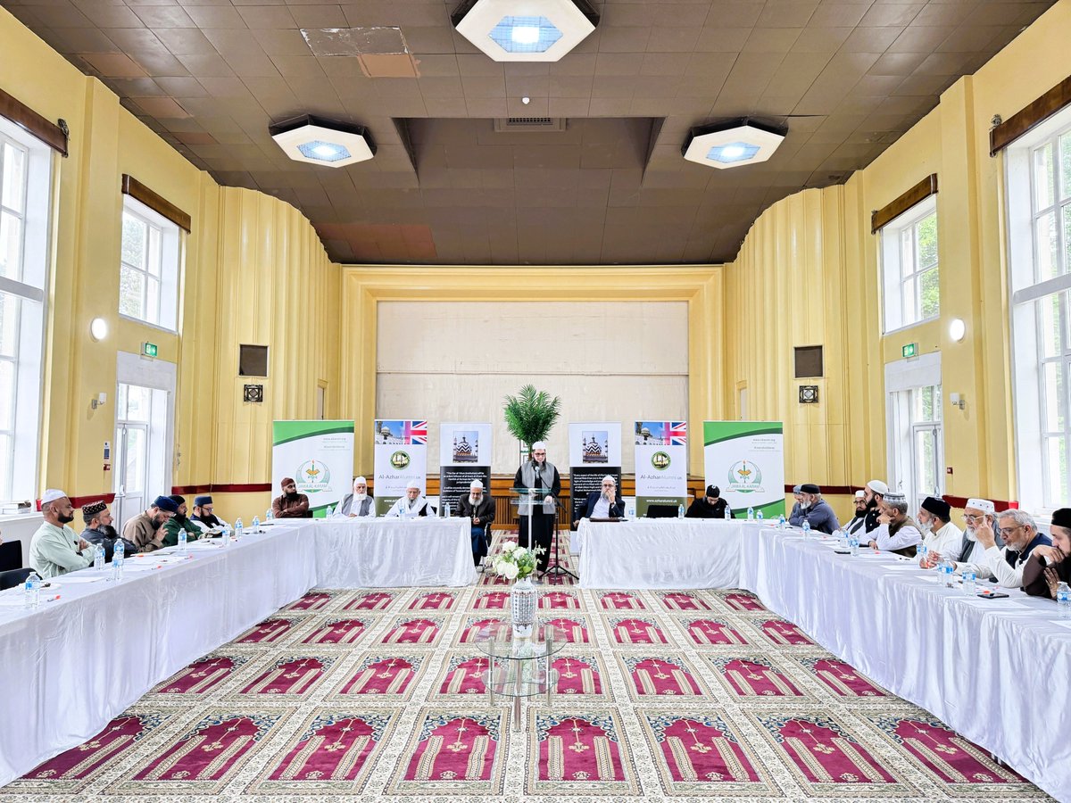 31.05.25 | Jamia Al-Karam hosted a programme titled ‘Honouring Our Mosques: Dialogue &amp; Appreciation Event’. The gathering brought together representatives from mosque leadership committees across the UK.

More: facebook.com/JamiaAlKaram/p…

<a href="/ShaykhPirzada/">M I H Pirzada</a>