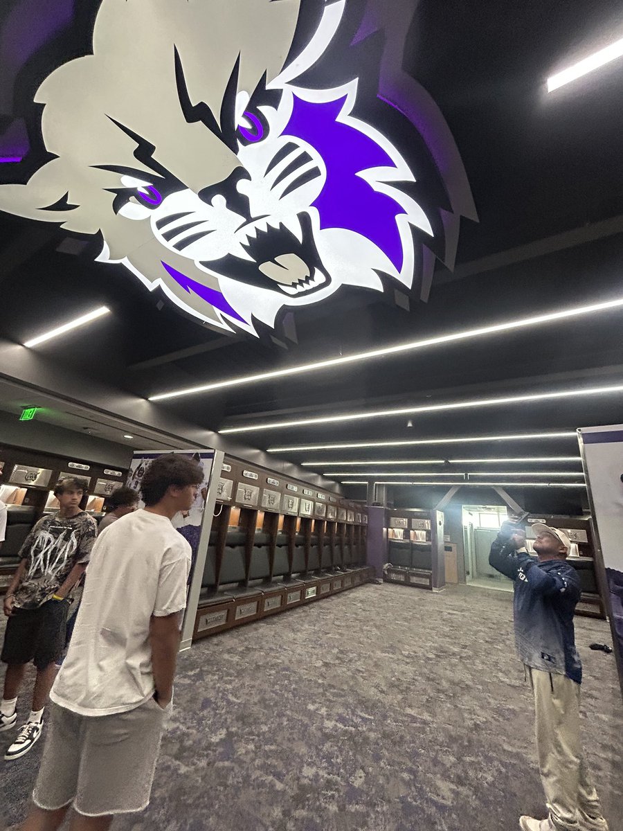 _NainoaM_'s tweet image. Thank you @skyler_ridley for the tour on my visit to Weber State University. Really grateful for this opportunity !!
@Monsta39 @Coach_wright23 @mmental7 @CoachBrentMyers @CoachConley66