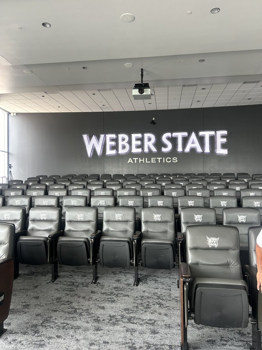 _NainoaM_'s tweet image. Thank you @skyler_ridley for the tour on my visit to Weber State University. Really grateful for this opportunity !!
@Monsta39 @Coach_wright23 @mmental7 @CoachBrentMyers @CoachConley66
