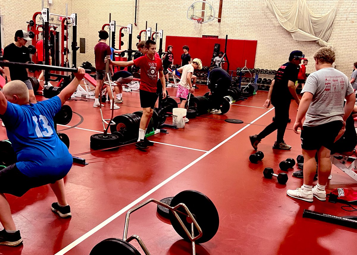 Week 1 of Summer Strength is in the books. 7 weeks to go and the athletes are ready to work!! Trust the process and don’t be afraid to work hard!! Keep it up, Stay Strong!! Go Packers!!